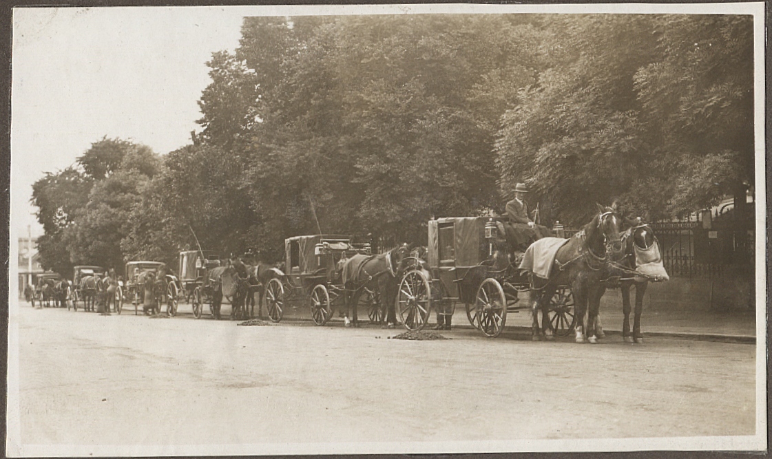 taxis franklin square 1920s.jpg